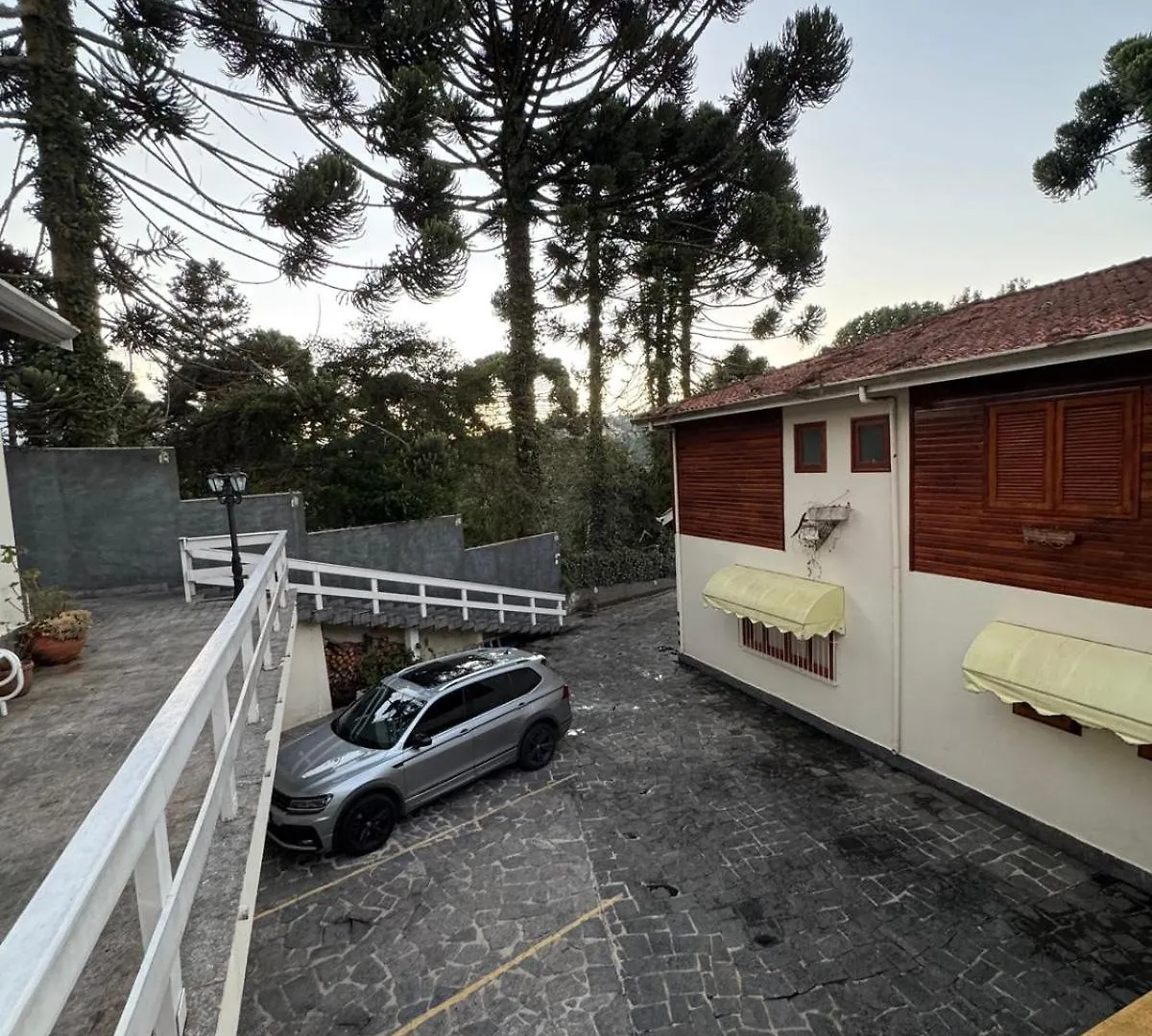 Pousada Pinheiro Real Campos do Jordao 2*,  Brazil